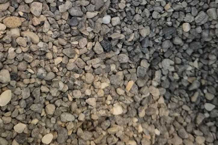 grunt-akvariumnyj-galka-dribna